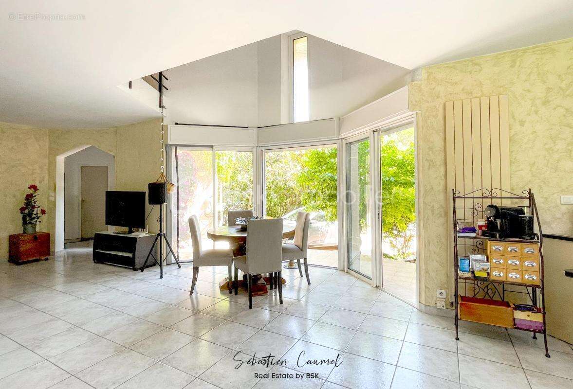 Villa d'architecte · DPE B · Piscine · Terrain 1 607 m² · Saint-Jean-de-Védas (34430) · Montpellier Ouest - photo 7