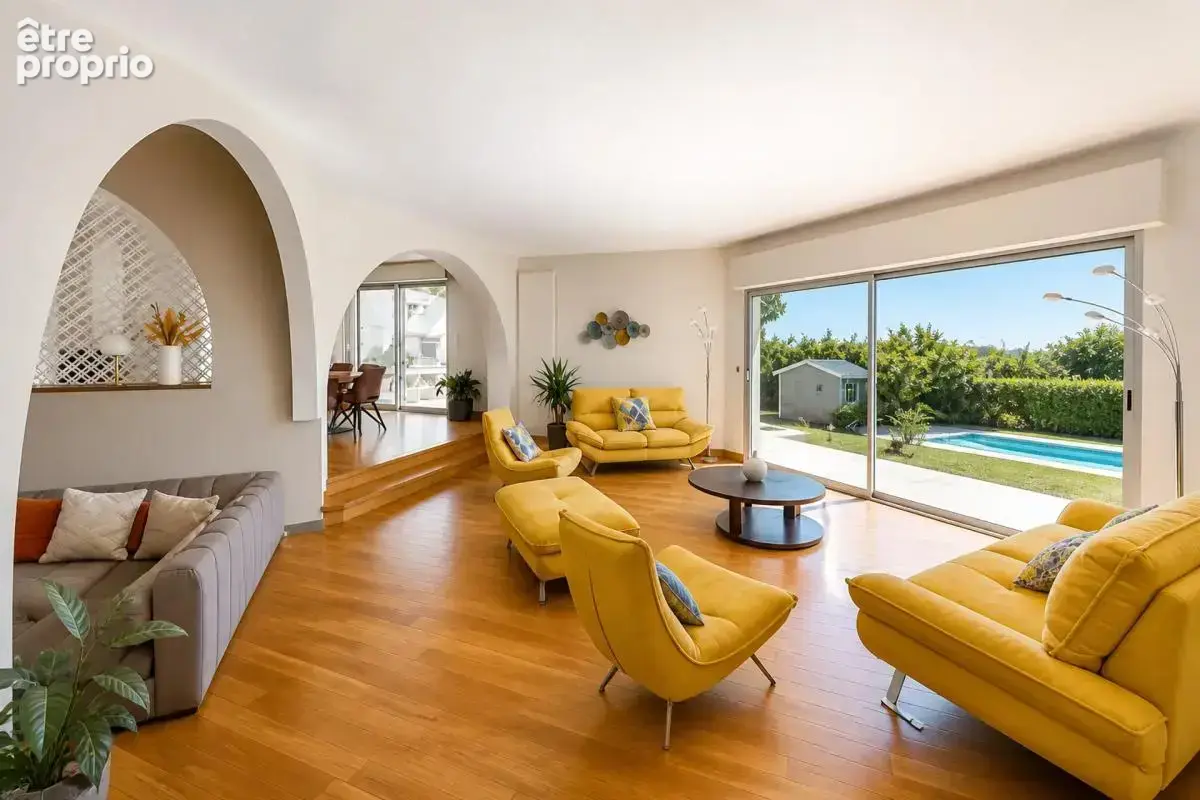 Maison de 10 pièces de 282 m² à Bourg-de-Visa - photo 2