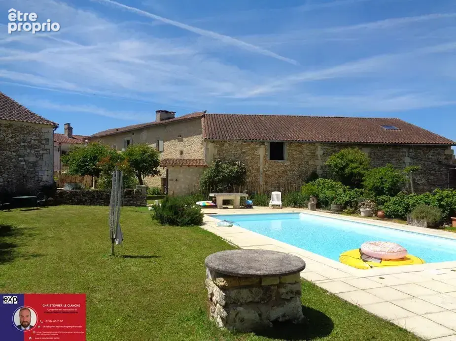 Maison à LA TOUR-BLANCHE