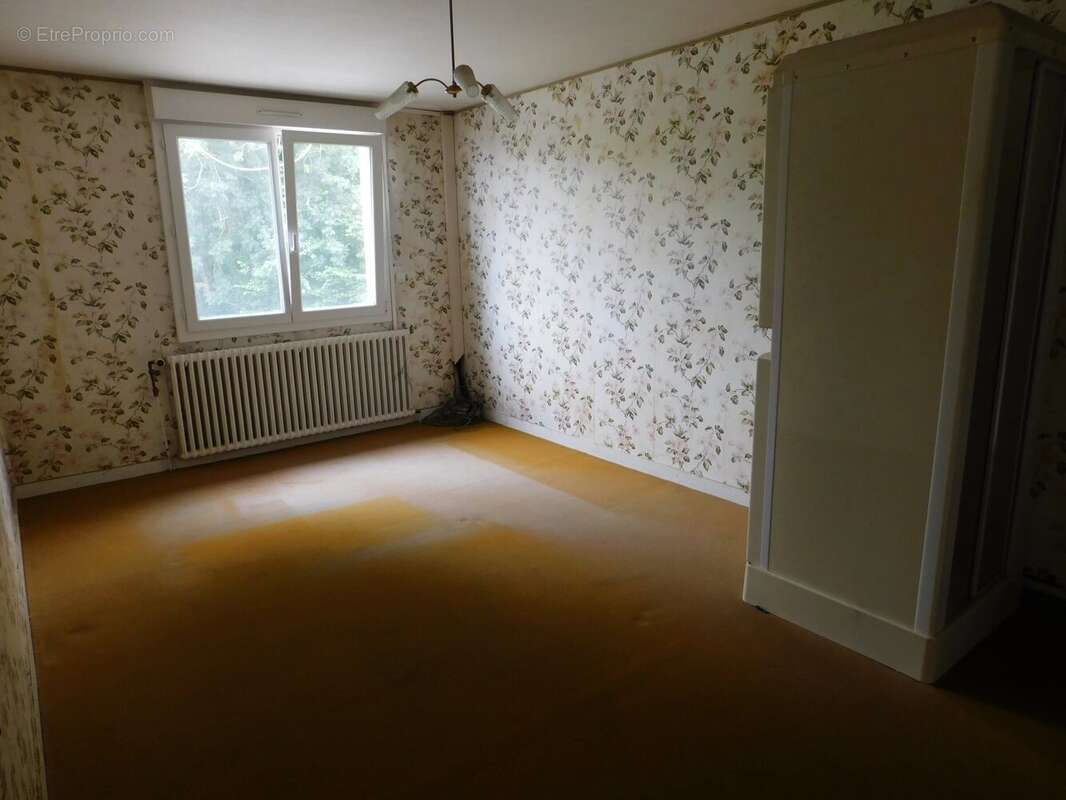 Maison à CLEDEN-POHER