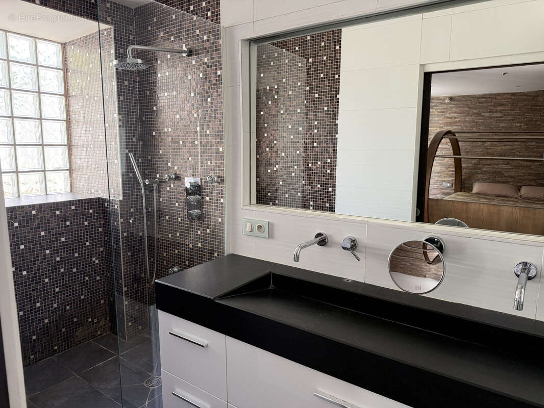Maison Saint-Etienne de 181M2 4 chambres et garage - photo 11