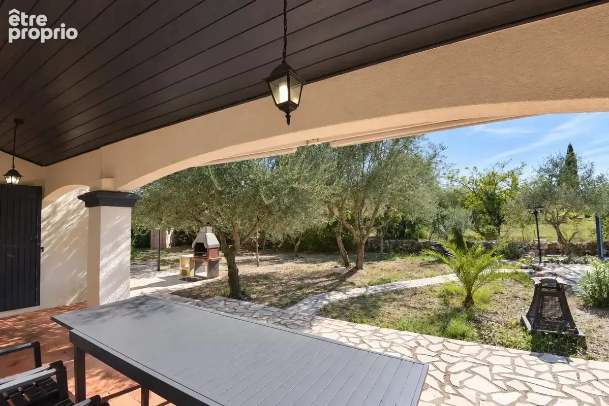 Saint-Paul-en-Forêt – Villa 140 m², 4 chambres, piscine chauffée et garage - photo 13