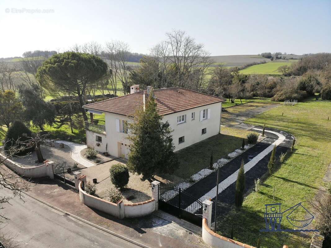 Maison à SAINT-FORT-SUR-GIRONDE