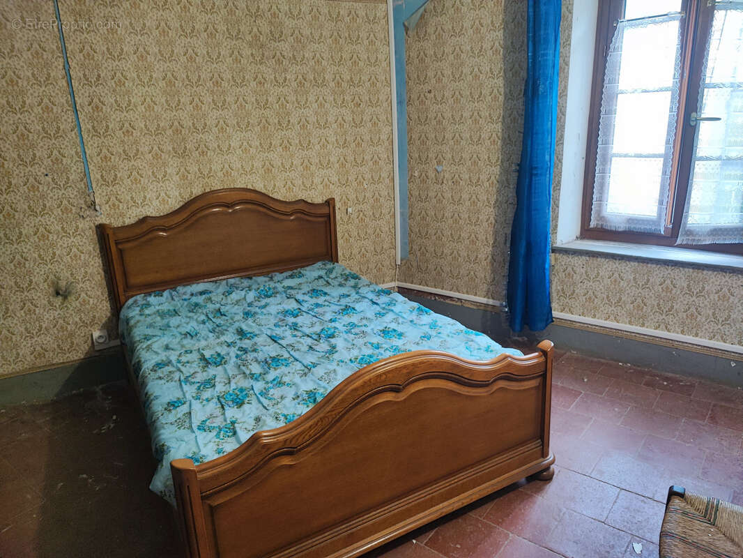 Maison à AZILLE
