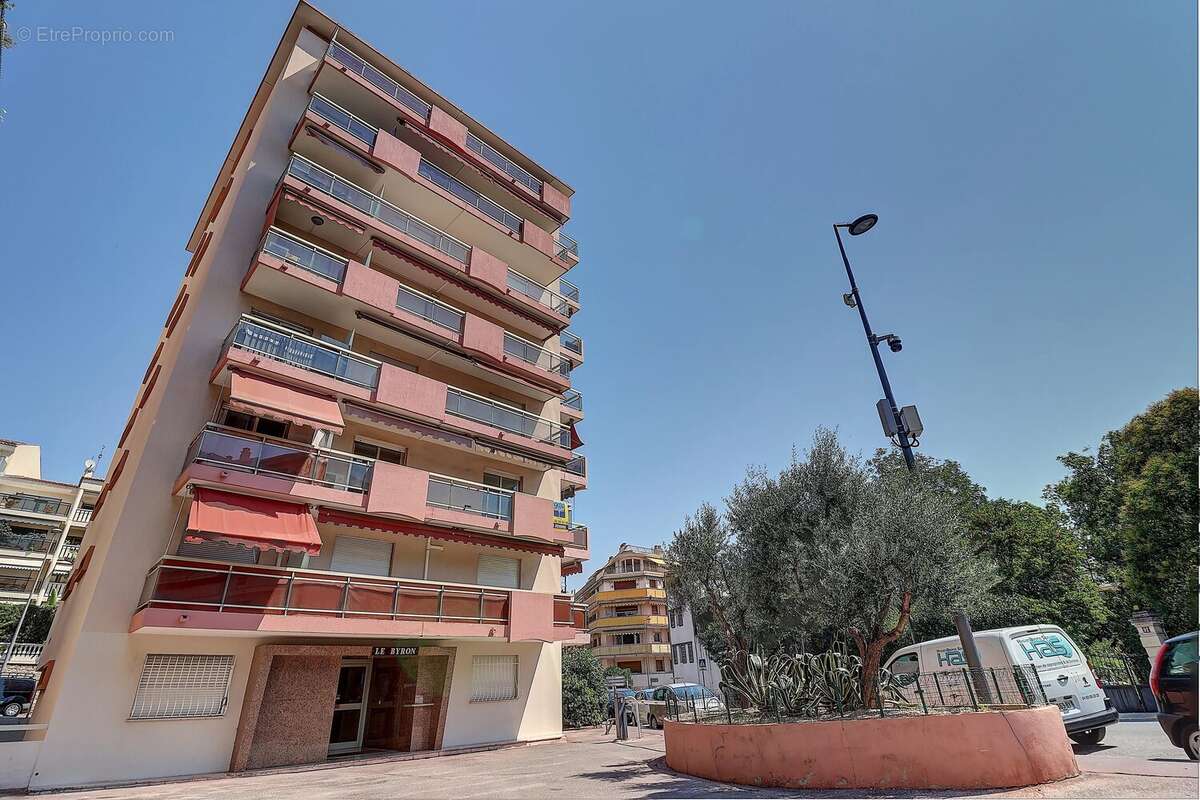 Cannes – appartement 4 pièces rénové à neuf en dernier étage - photo 17