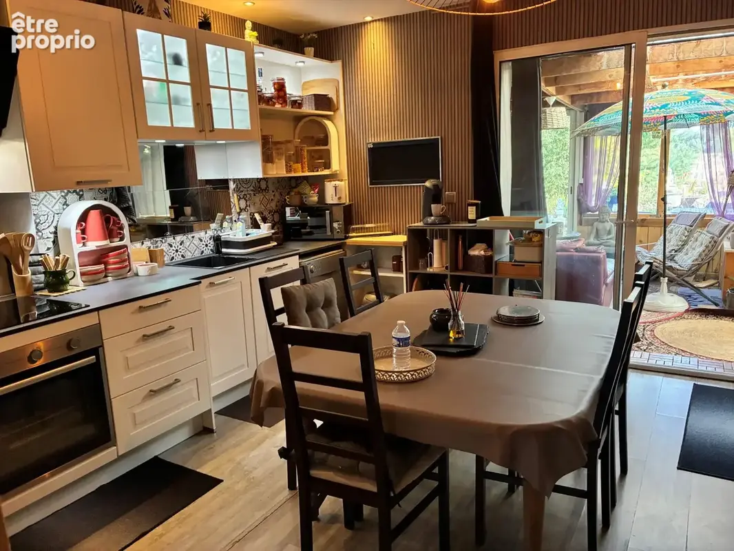 Maison 12 pièces 270 m² à vendre à Saint-Savin (86310) - photo 3