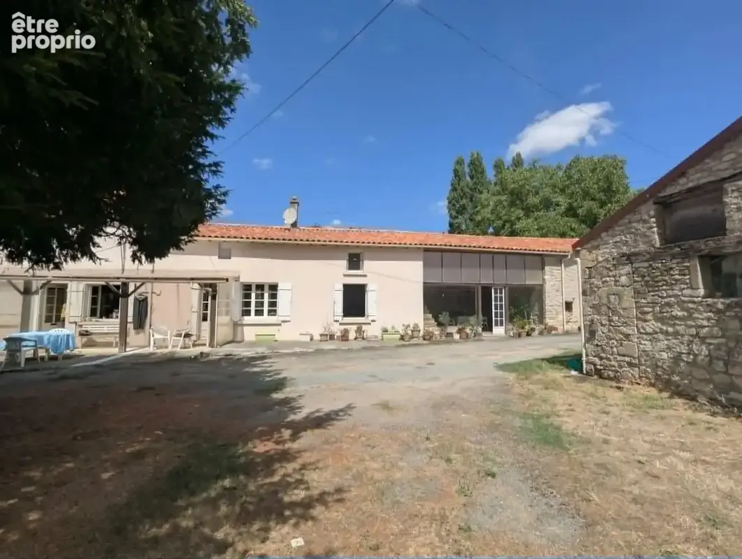 Photo Maison à Bazoges-En-Pareds au prix de 246 100€