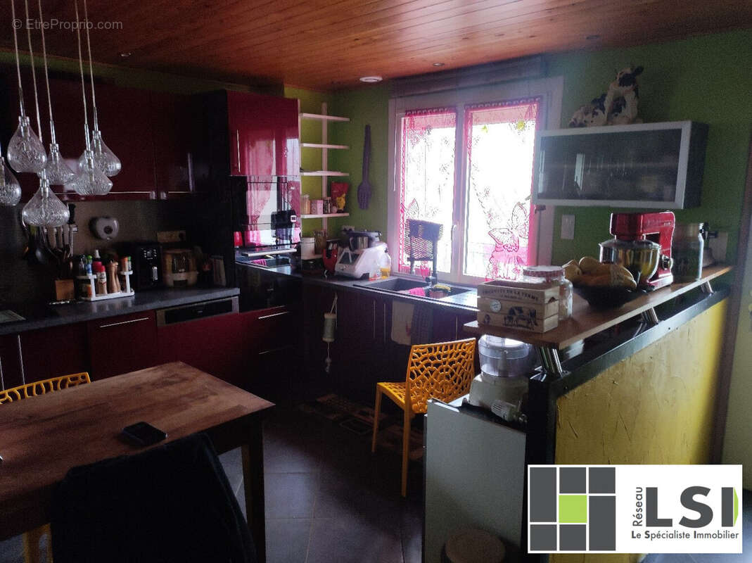 Maison à BELLEVUE-LA-MONTAGNE