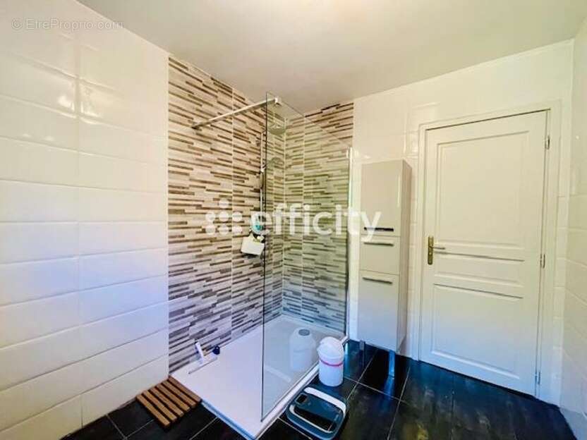 Maison à SALAISE-SUR-SANNE