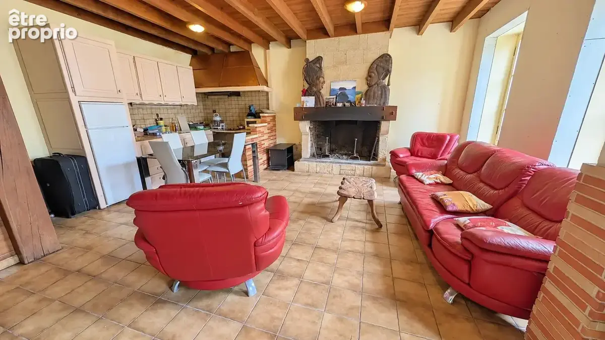 Maison en pierre à rénover   4 chambres au calme sur 4 695 m - photo 2