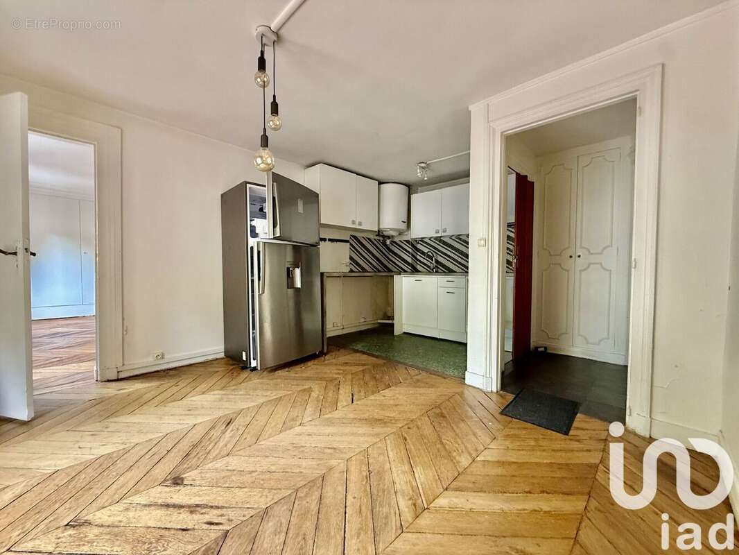 Appartement 70 m² à Paris-9e  - photo 8