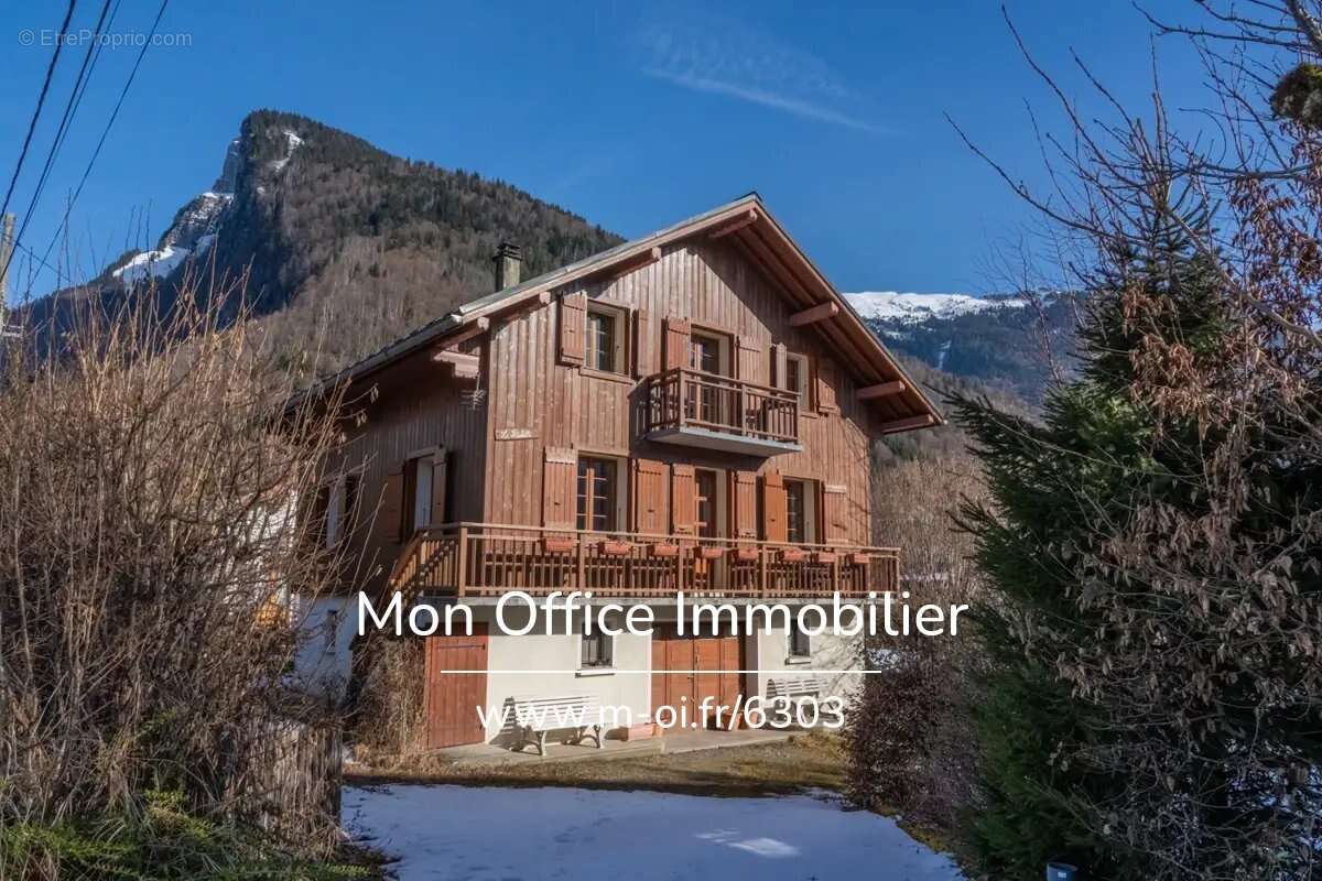 Référence : 6303-TCA - Chalet familial 8 pièces - Proche centre village - Fort potentiel - Sous-sol complet à Samoëns (74330) - photo 4