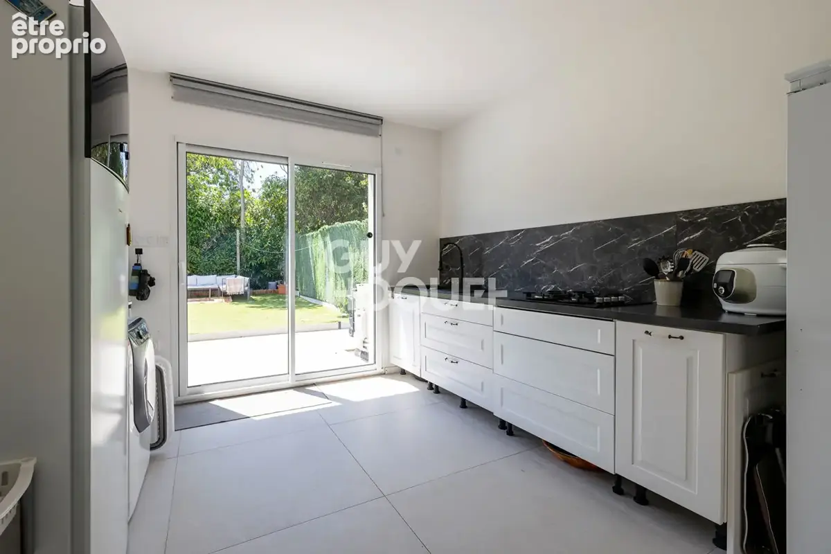 AUBIERE - Villa moderne de 150 m² avec piscine - photo 17