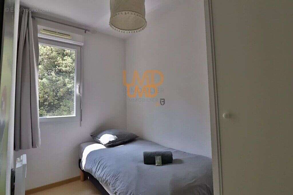 Appartement à AVENE