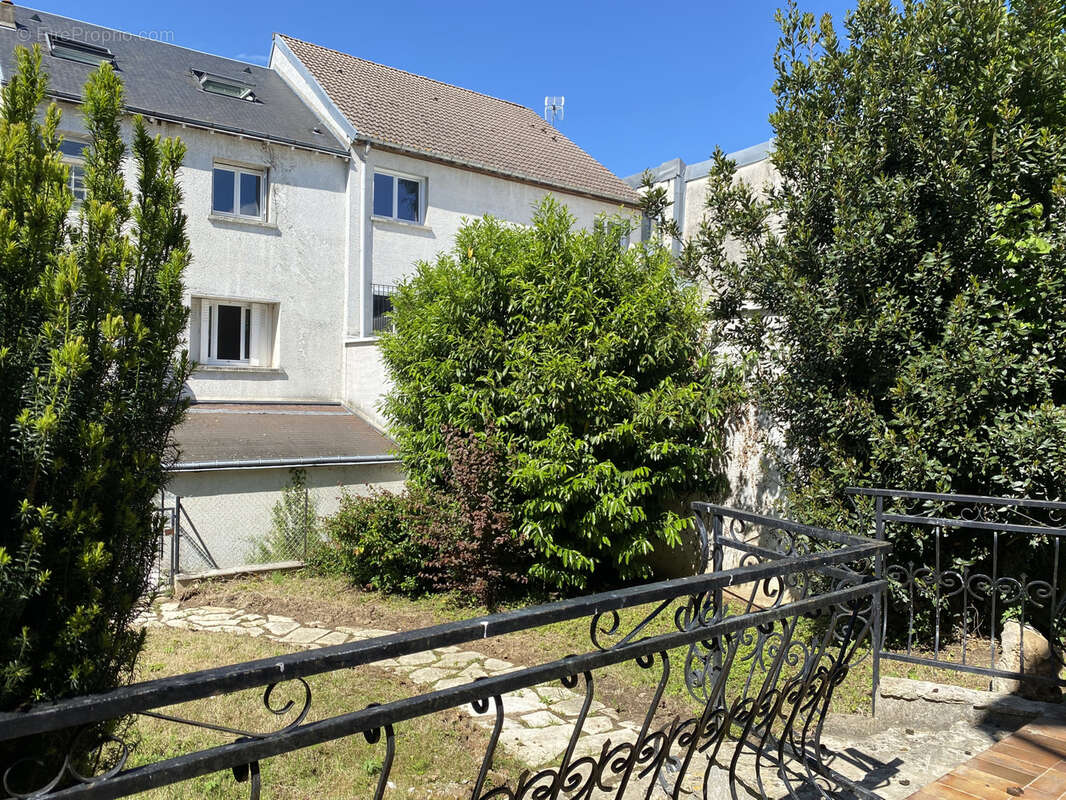Maison à COURTENAY