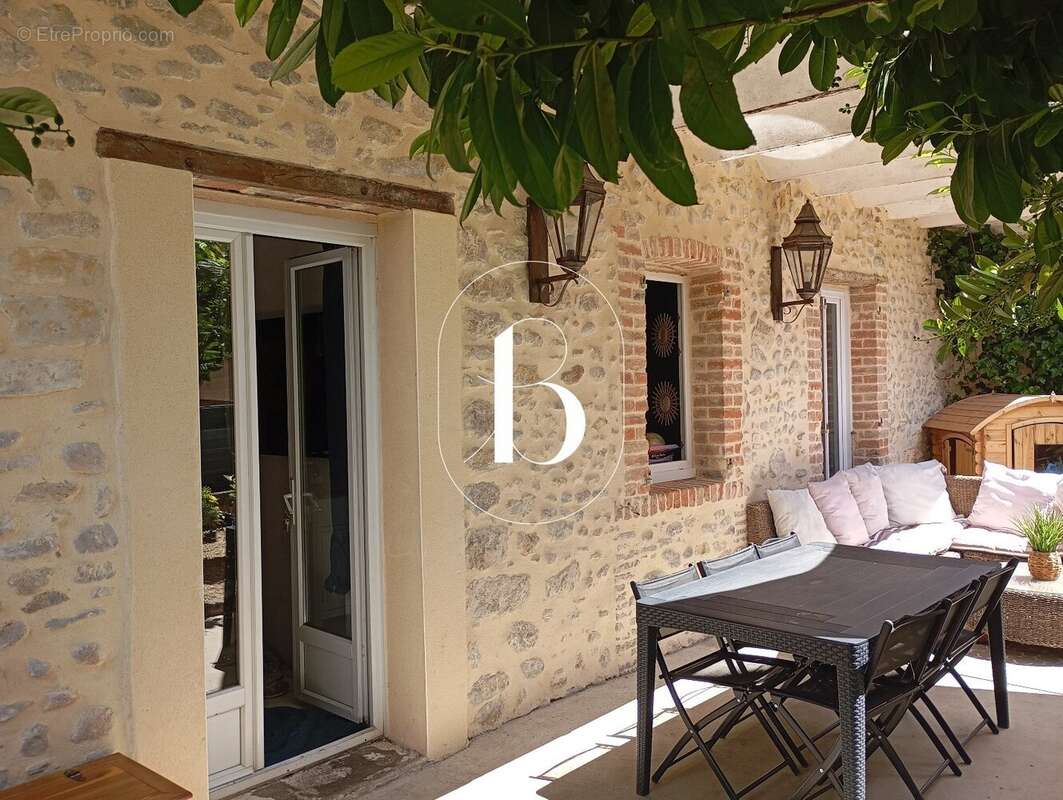 Maison à BARJAC
