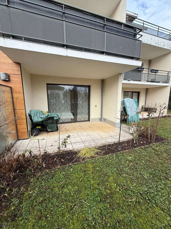 Appartement à CESSY