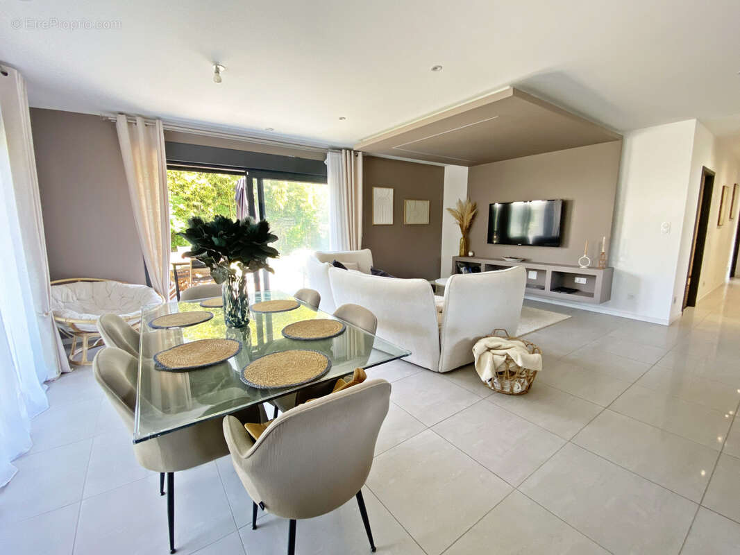 Maison à MENIL-LA-HORGNE
