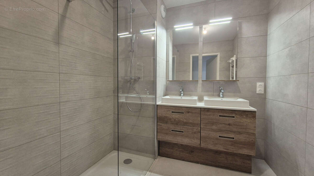 T4  de 83 m² , année 2024 , 1er étage - photo 14