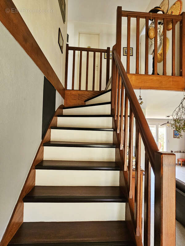 Maison à MANDRES-LES-ROSES