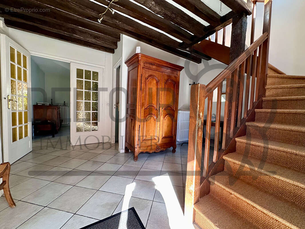 Maison à VILLENEUVE-LE-COMTE