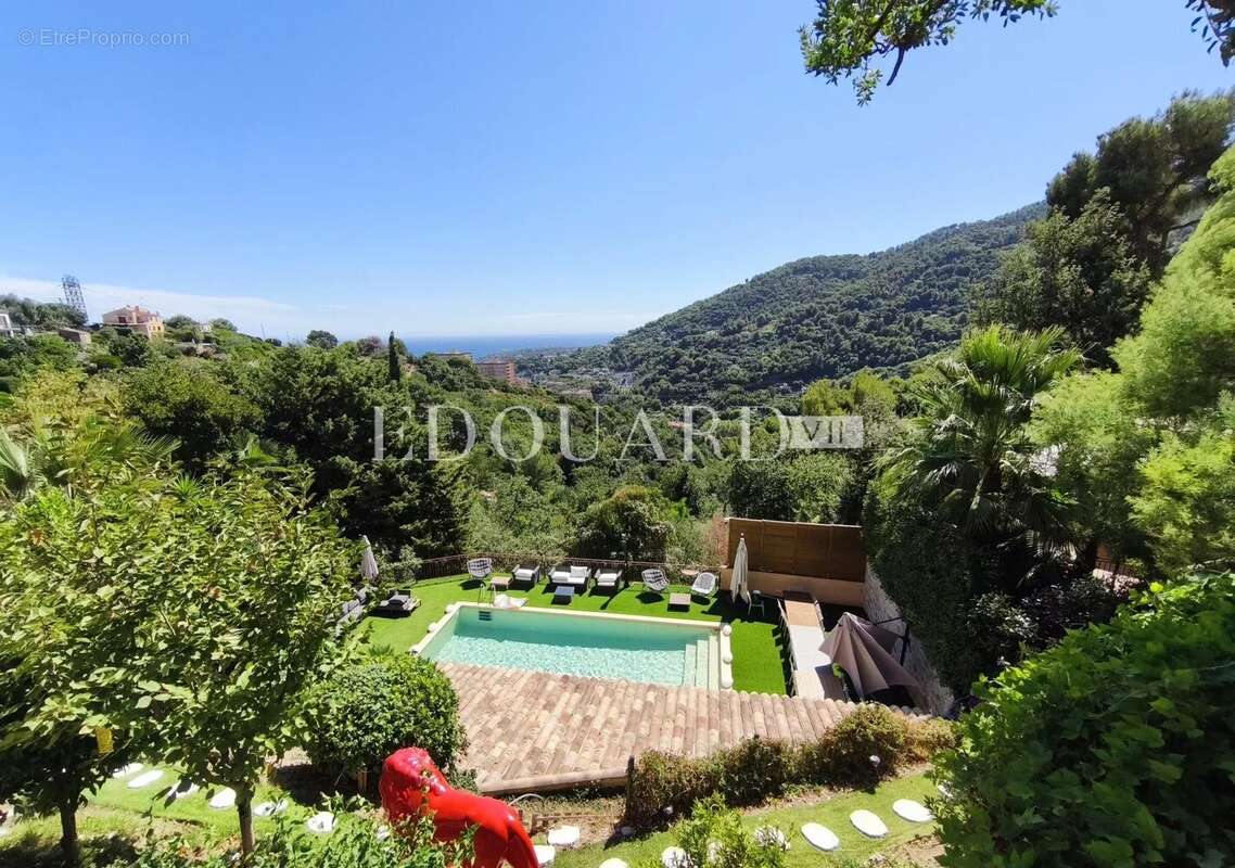 Splendide propriété de 300 m² en excellent état avec home cinéma, superbe piscine et pool house - photo 2