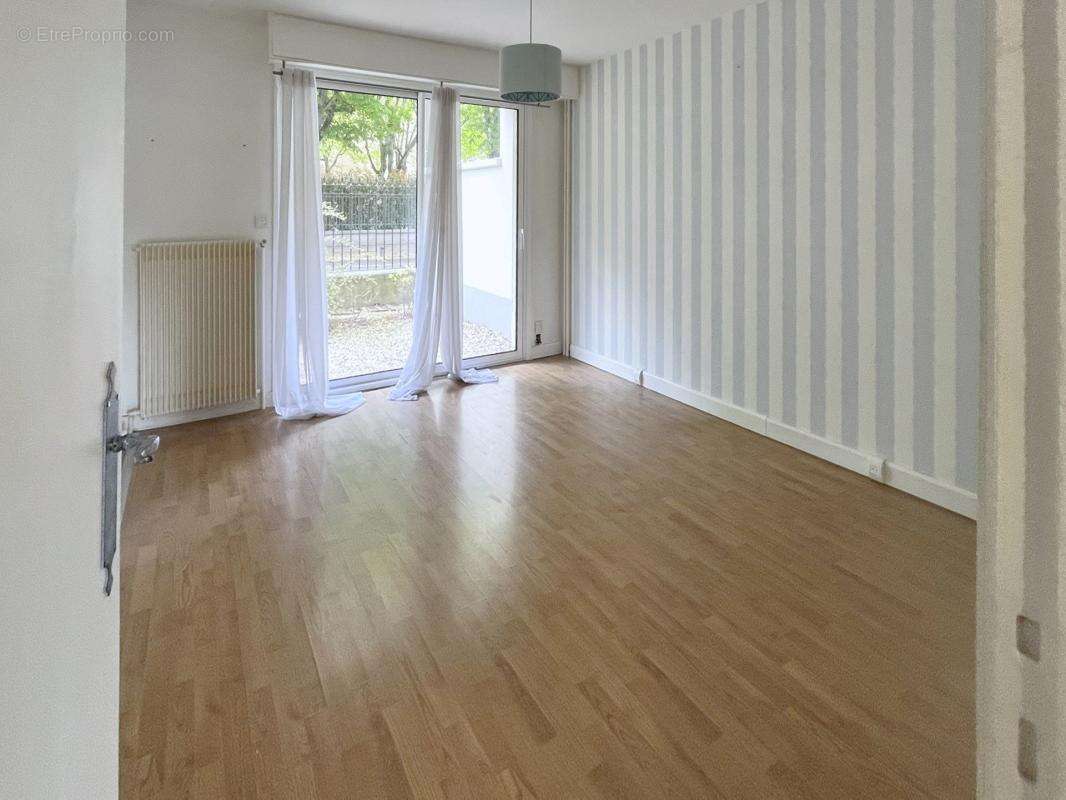 Appartement à SAINT-MAUR-DES-FOSSES