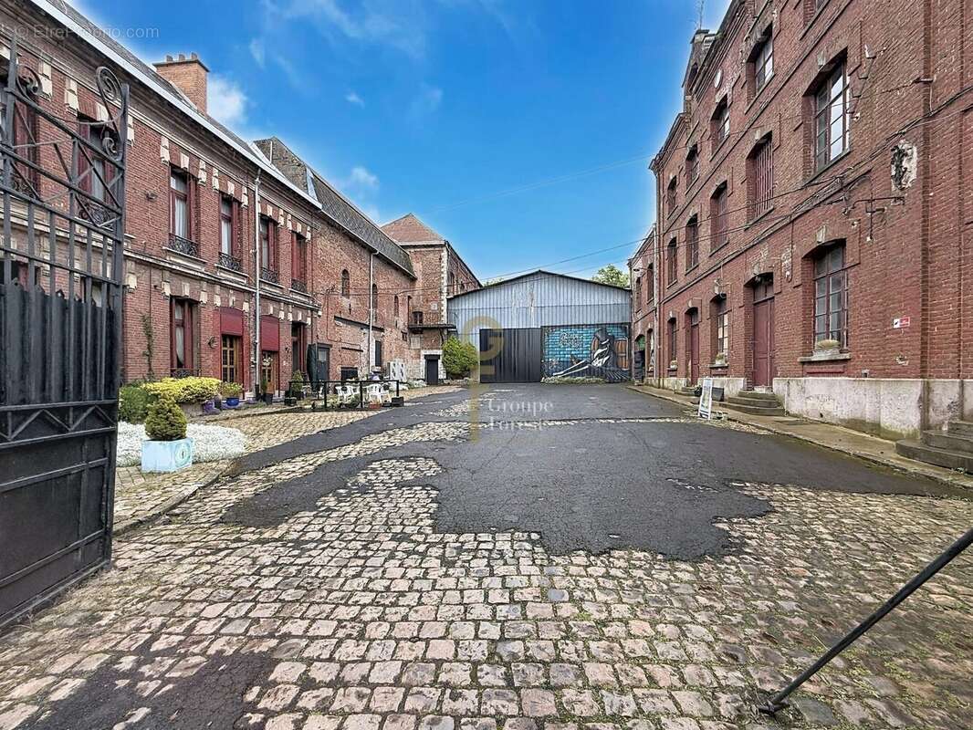 Appartement 3000 m² à Solesmes  - photo 2