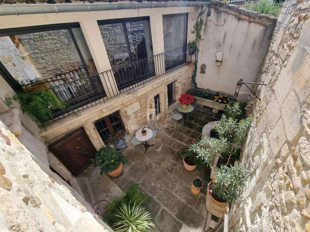 Maison à EYRAGUES