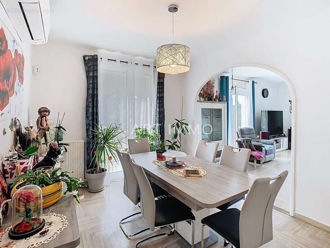 Maison à L&#039;ISLE-SUR-LA-SORGUE