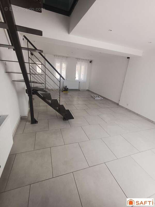 Maison 84 m² à Saint-Quentin  - photo 3