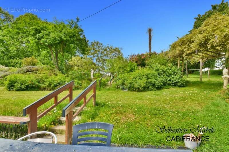 Maison à SAINT-AUBIN-DE-TERREGATTE