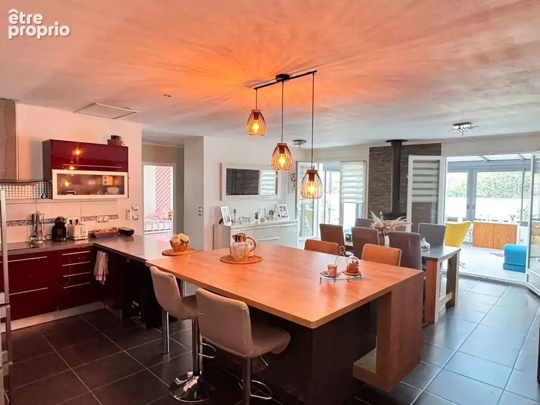 Maison  5 pièce(s) 142.37 m2 - photo 1