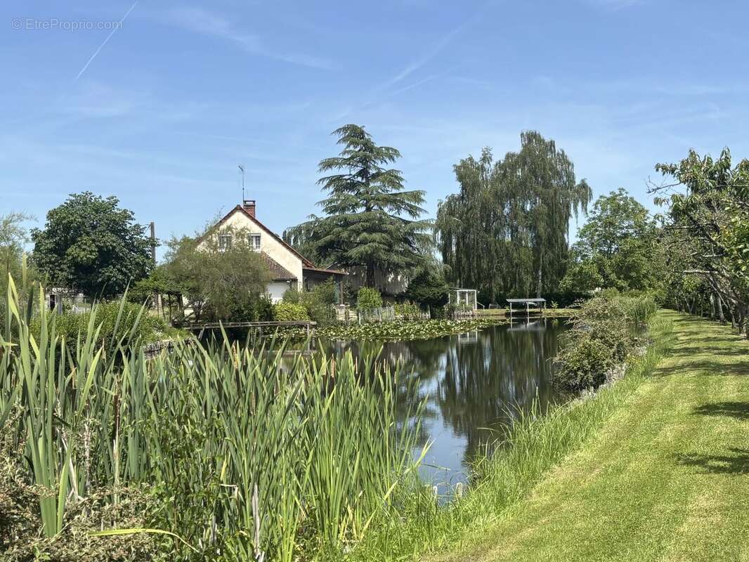 Maison à THORIGNE-SUR-DUE
