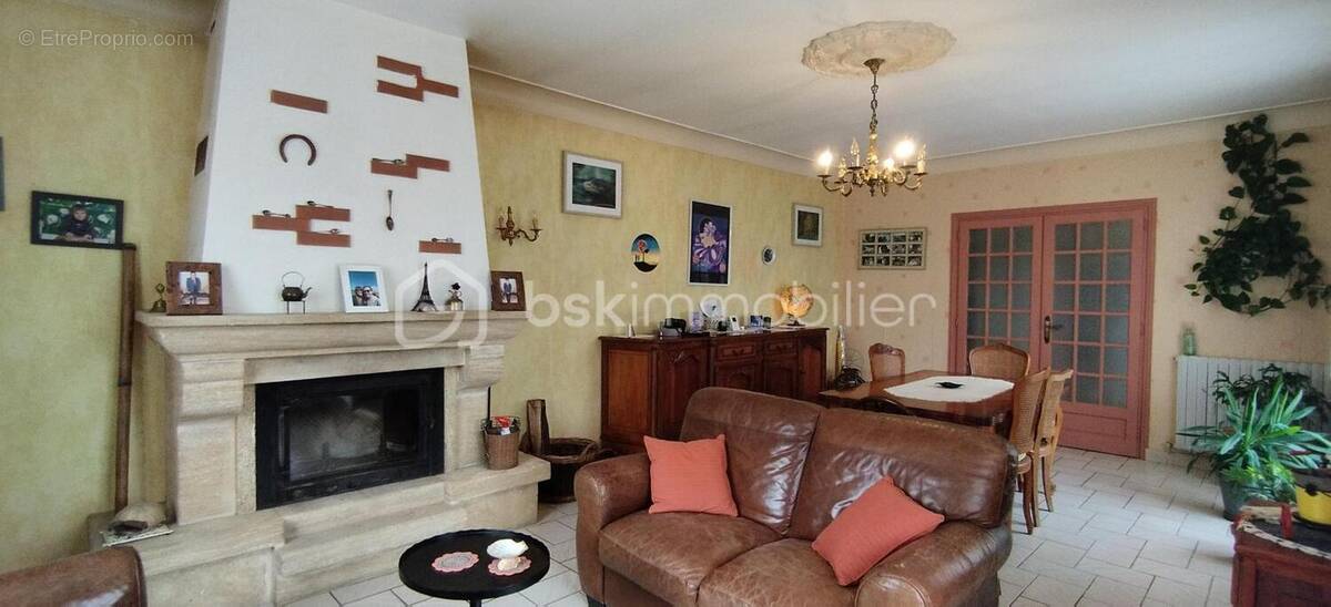 Maison à VARES