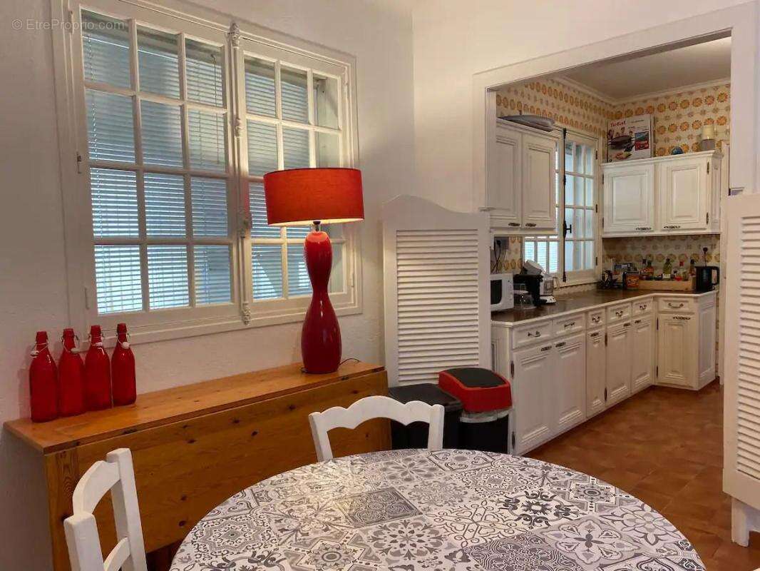 Villa familiale avec piscine, terrasses et grand jardin paysagé - photo 10