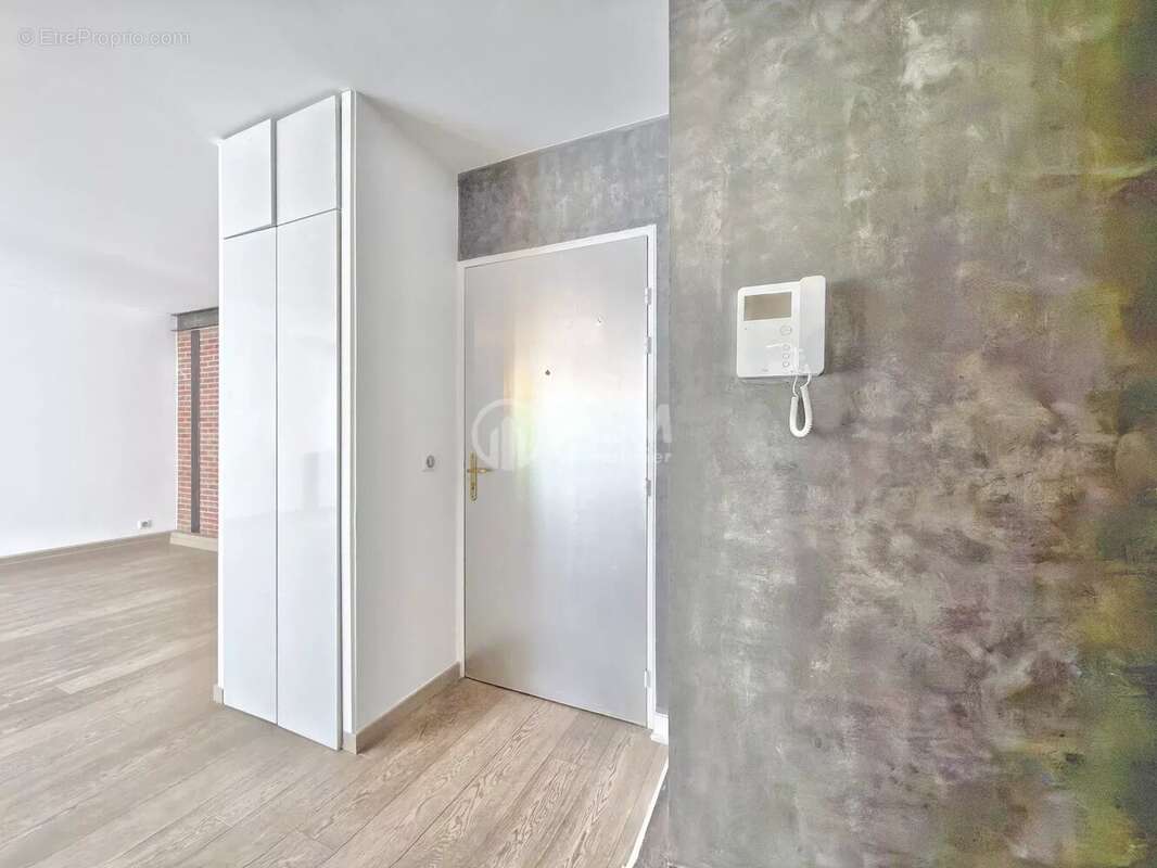 A VENDRE - 3 pièces avec une grande terrasse, cave et Parking - Faubourg de l'arche - photo 14