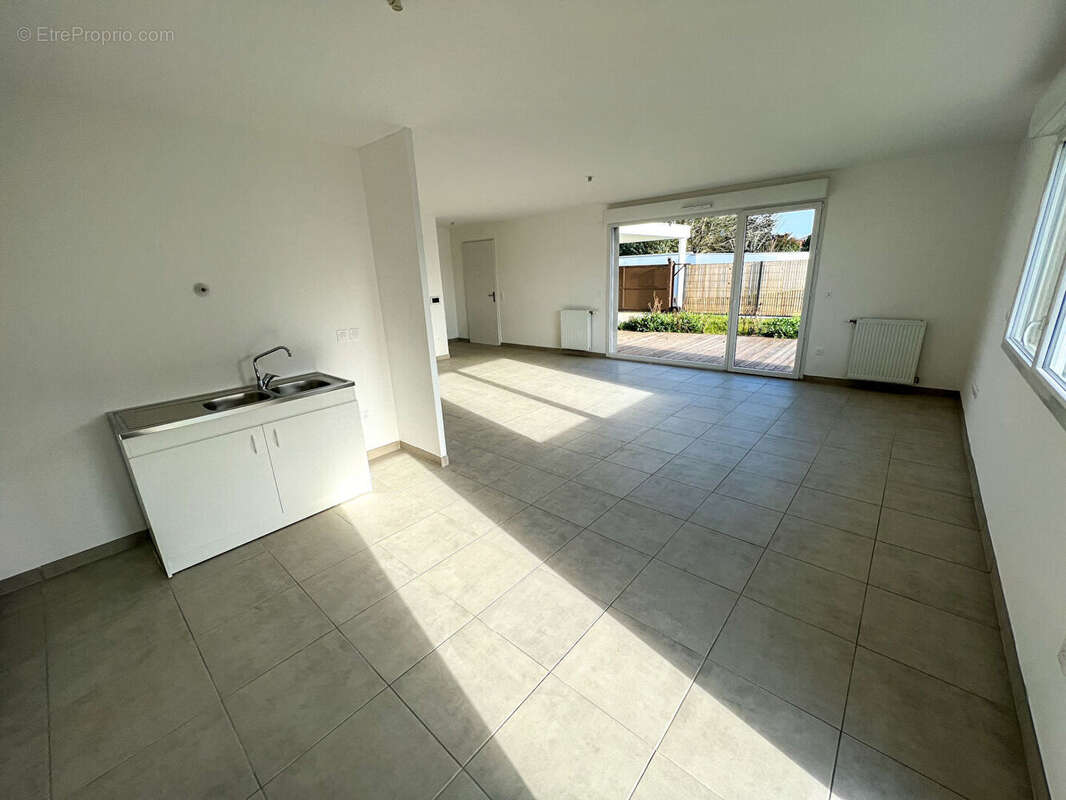 Maison à BRUGUIERES