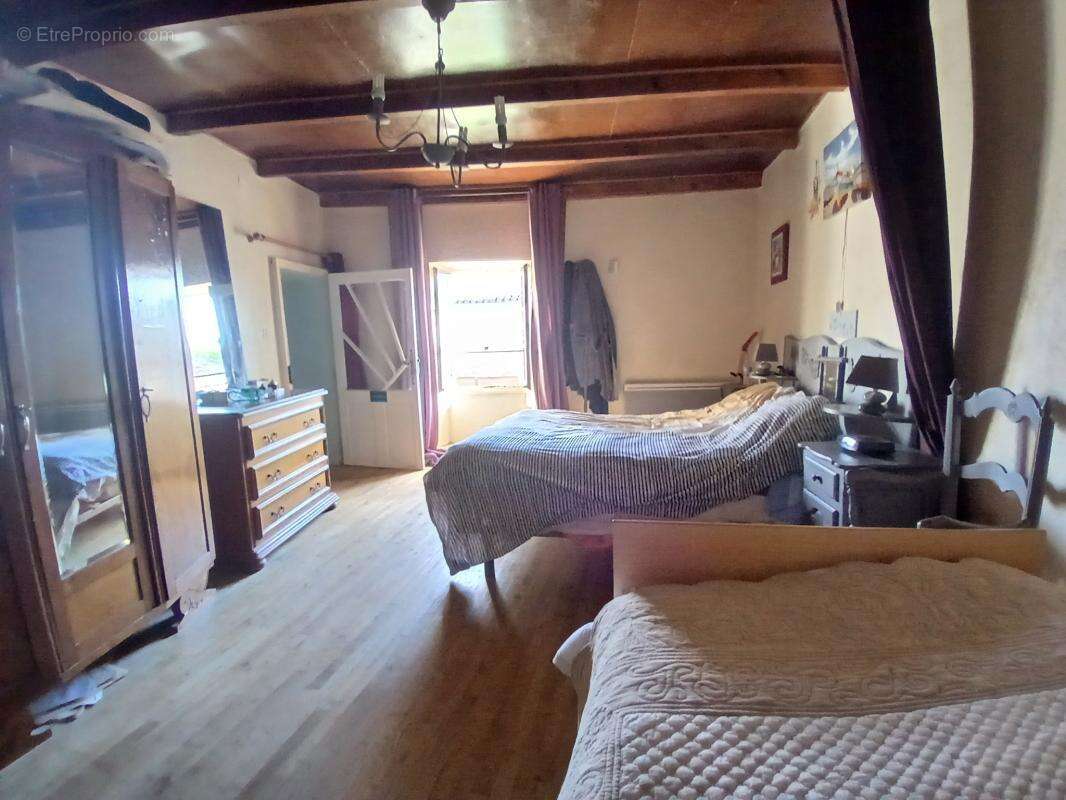Authentique maison en pierre avec grange   Fort potentiel à - photo 11