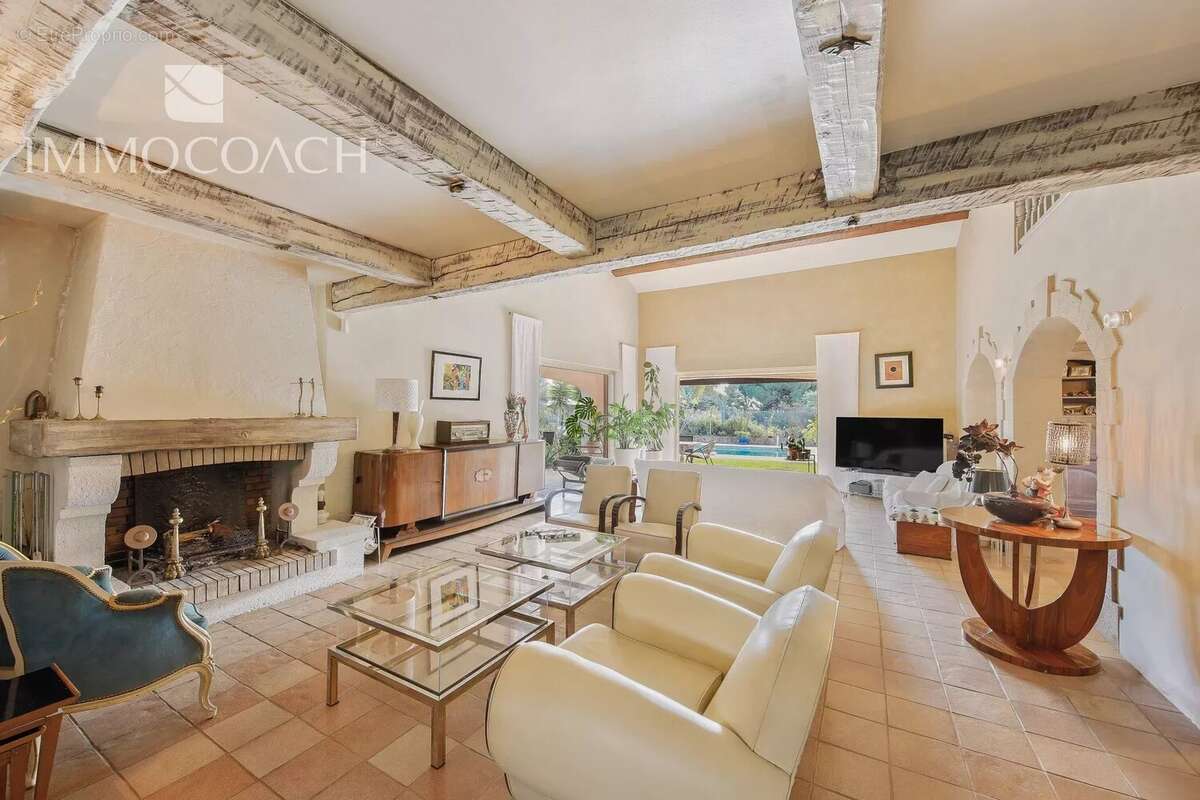 Maison à LA LONDE-LES-MAURES