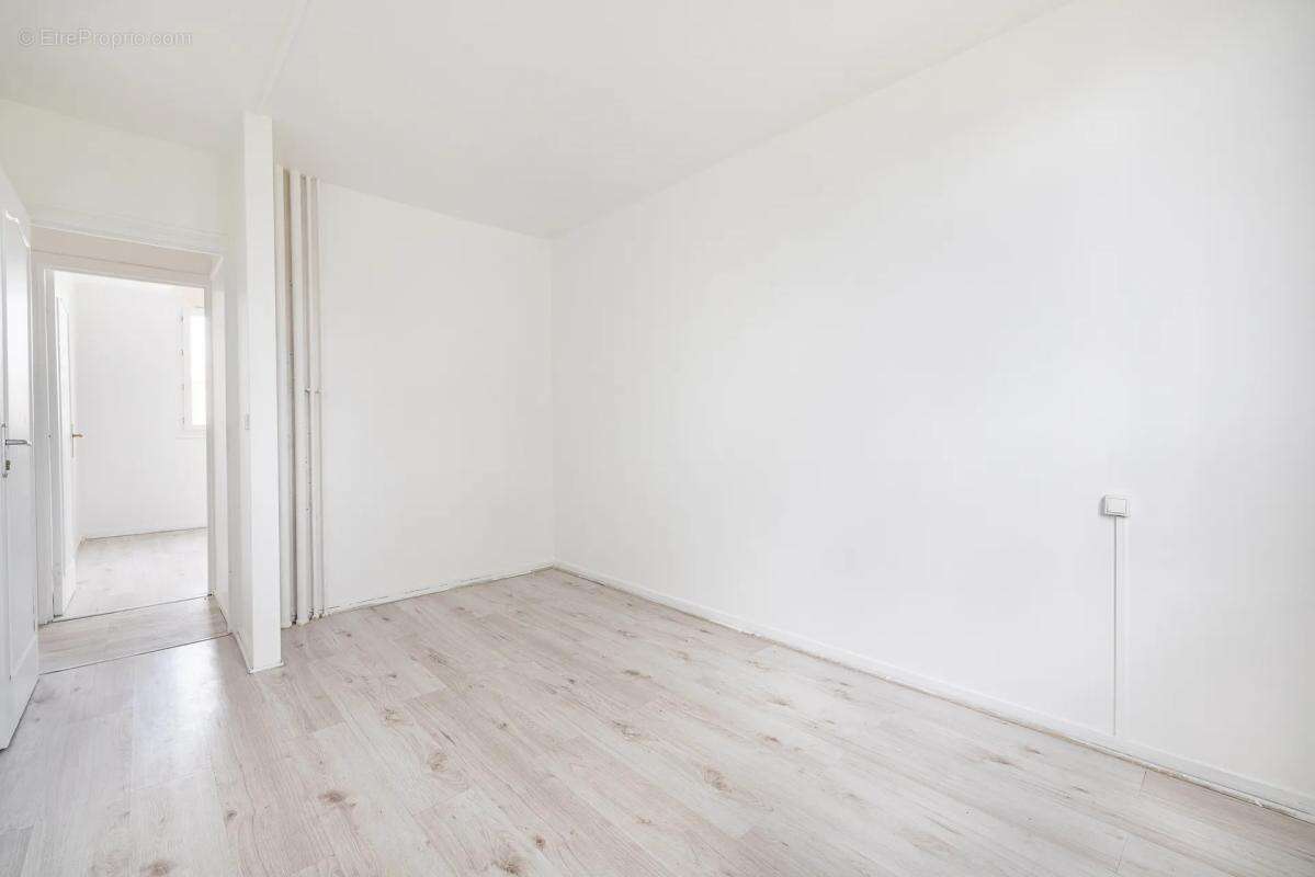 Appartement de 4 pièces de 62 m² à Romainville - photo 11