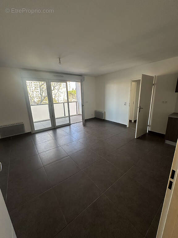 Appartement à MARSEILLE-4E