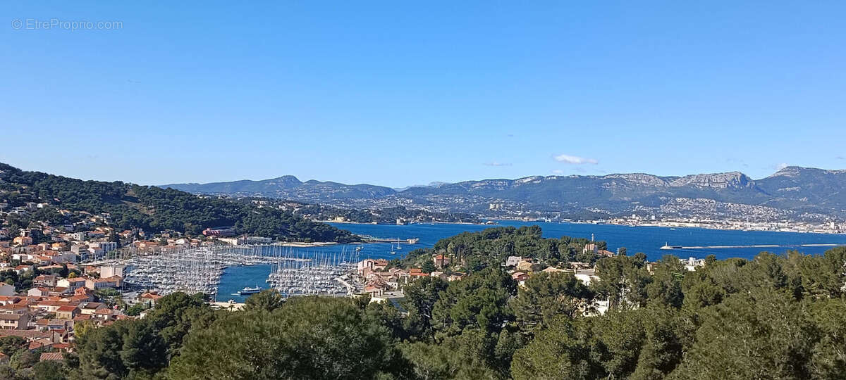 Appartement à SAINT-MANDRIER-SUR-MER