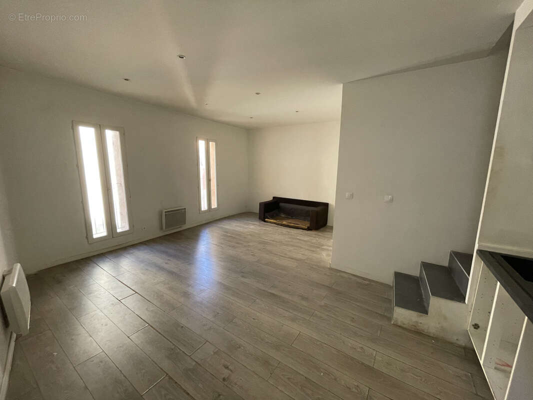 Appartement à MARSEILLE-2E