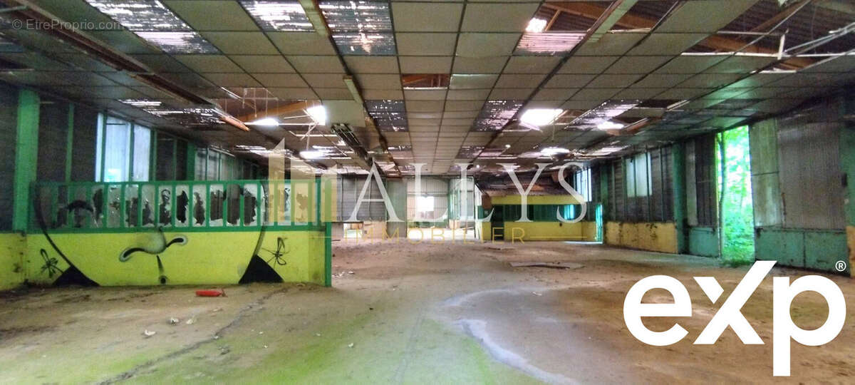 Commerce à RADEPONT