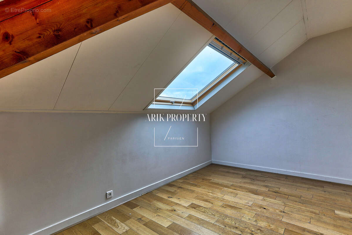 Appartement à CHARENTON-LE-PONT