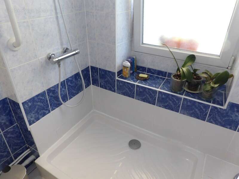 Appartement à NERIS-LES-BAINS
