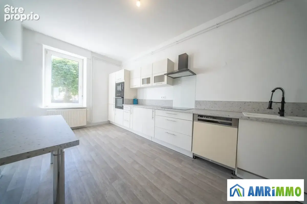 Appartement 72 m² à Crusnes  - photo 1