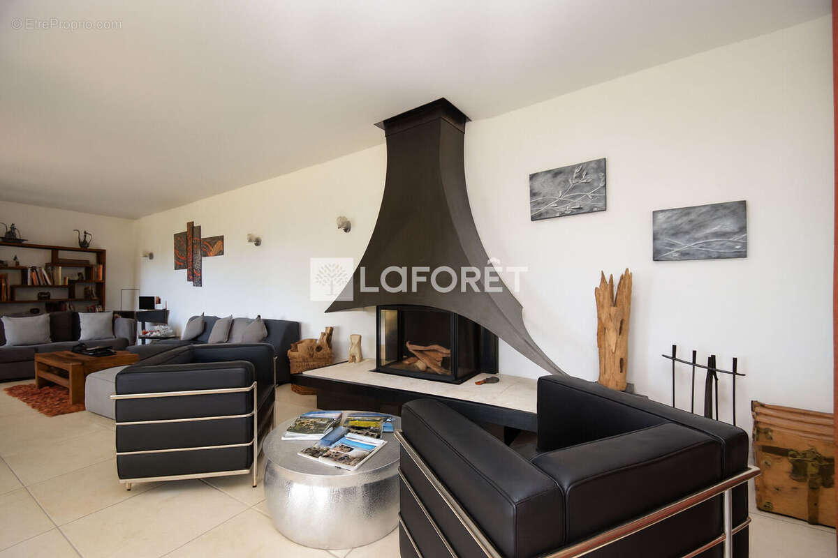 Maison à MONTAUROUX