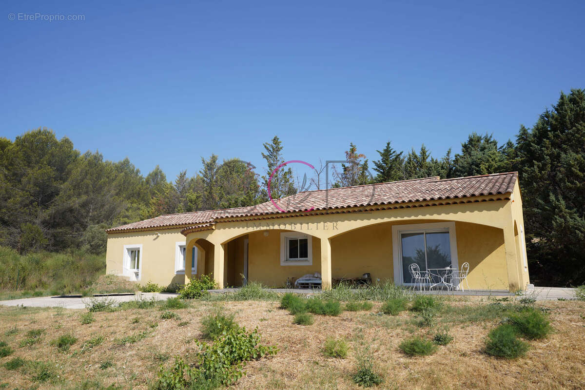 Maison à VENTABREN